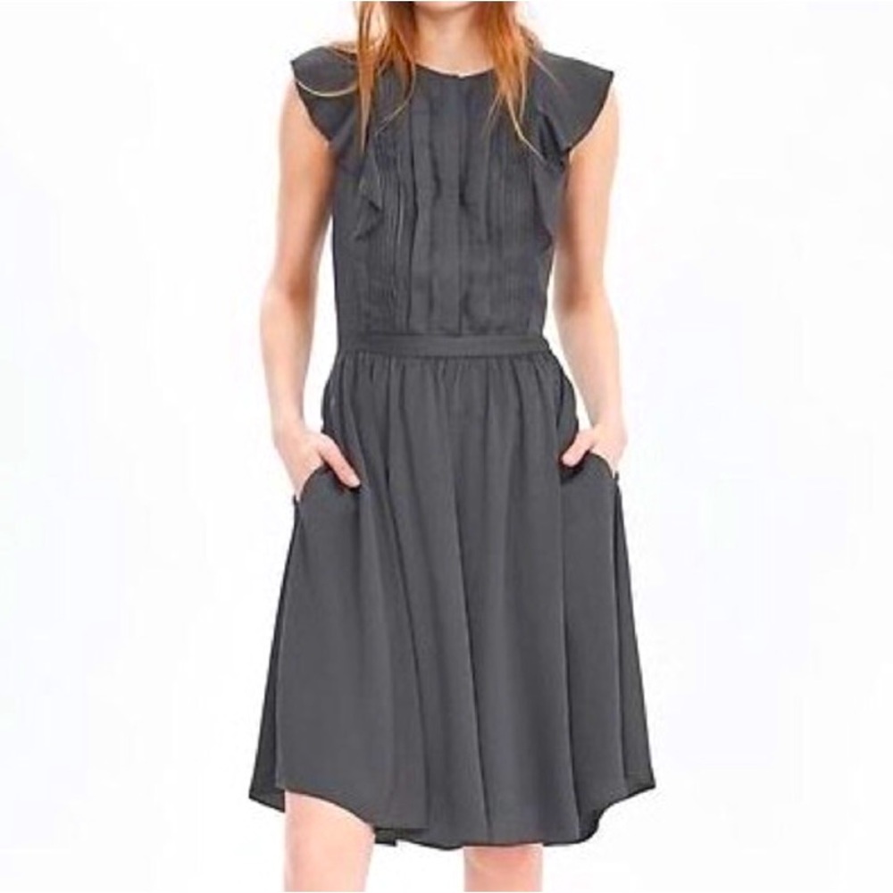 Banana Republic Gray Pintuck Flutter Dress Size 6